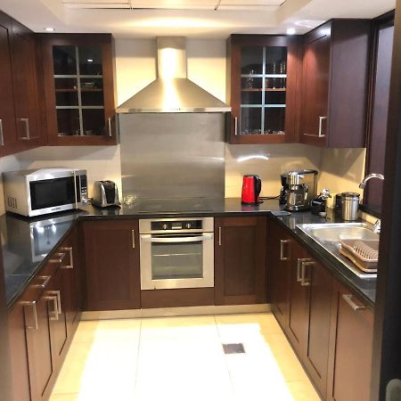 Downtown Boulevard One Bedroom Apt In 29 Blvd غرفة وصالة Burj & Fountain View Master Bedroom Plus 2 Single Beds In Living Room Dubai Esterno foto