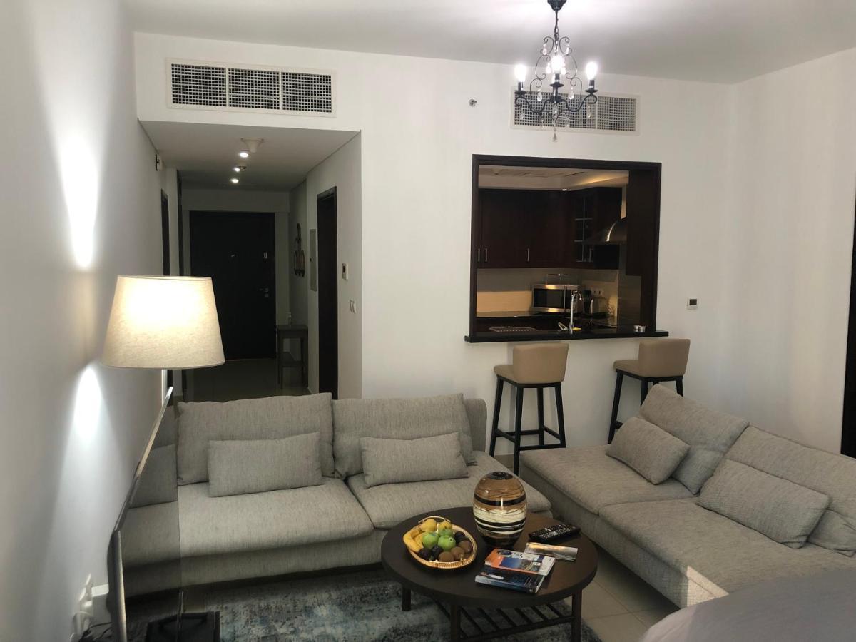 Downtown Boulevard One Bedroom Apt In 29 Blvd غرفة وصالة Burj & Fountain View Master Bedroom Plus 2 Single Beds In Living Room Dubai Esterno foto