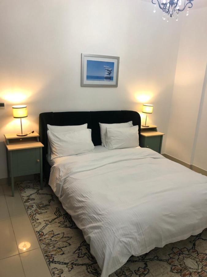 Downtown Boulevard One Bedroom Apt In 29 Blvd غرفة وصالة Burj & Fountain View Master Bedroom Plus 2 Single Beds In Living Room Dubai Esterno foto