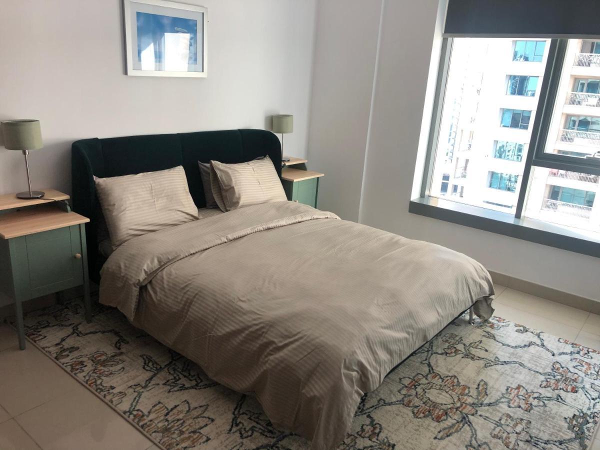 Downtown Boulevard One Bedroom Apt In 29 Blvd غرفة وصالة Burj & Fountain View Master Bedroom Plus 2 Single Beds In Living Room Dubai Esterno foto